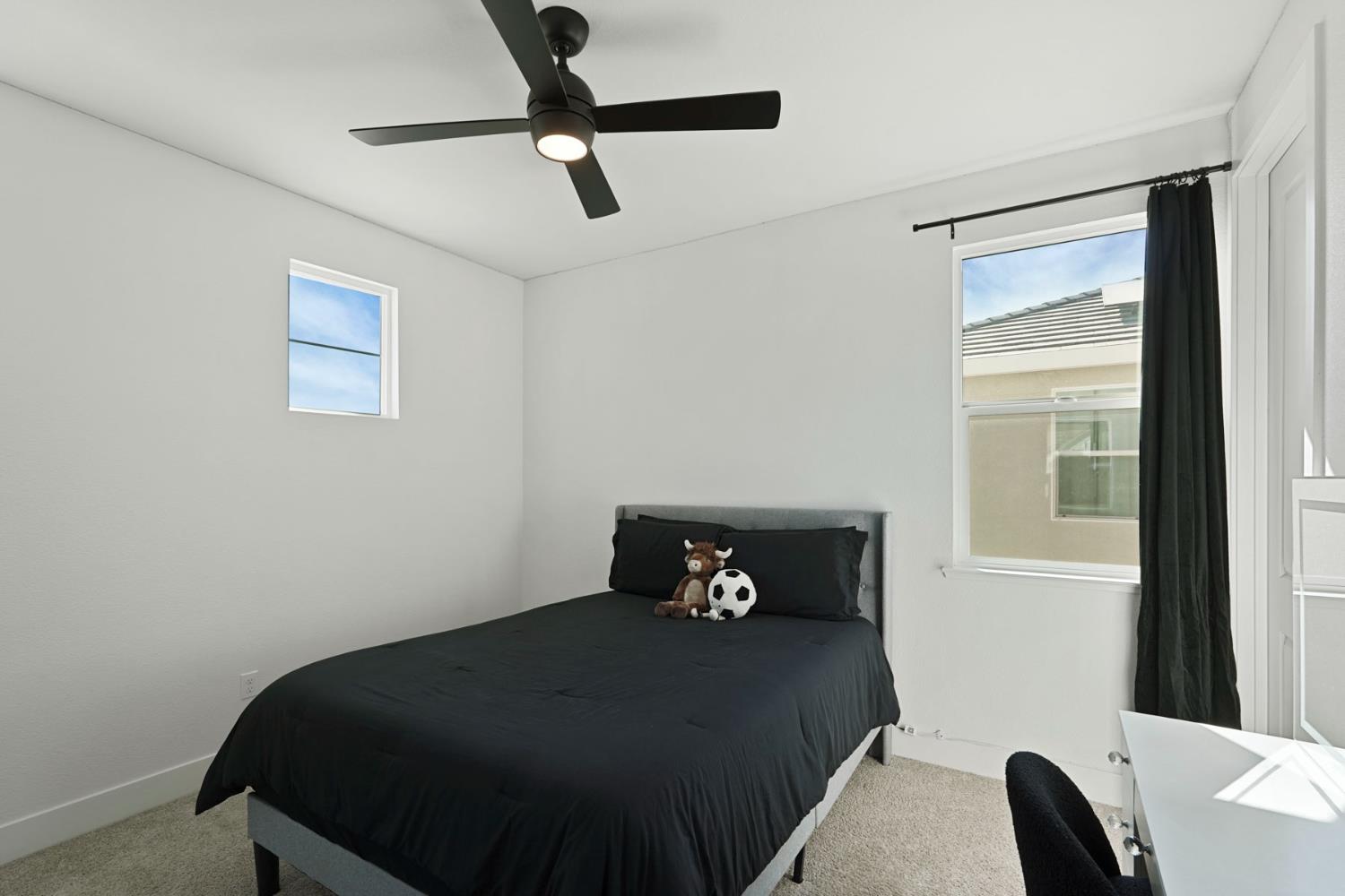 394 Vinal Dr, Manteca, CA 95337