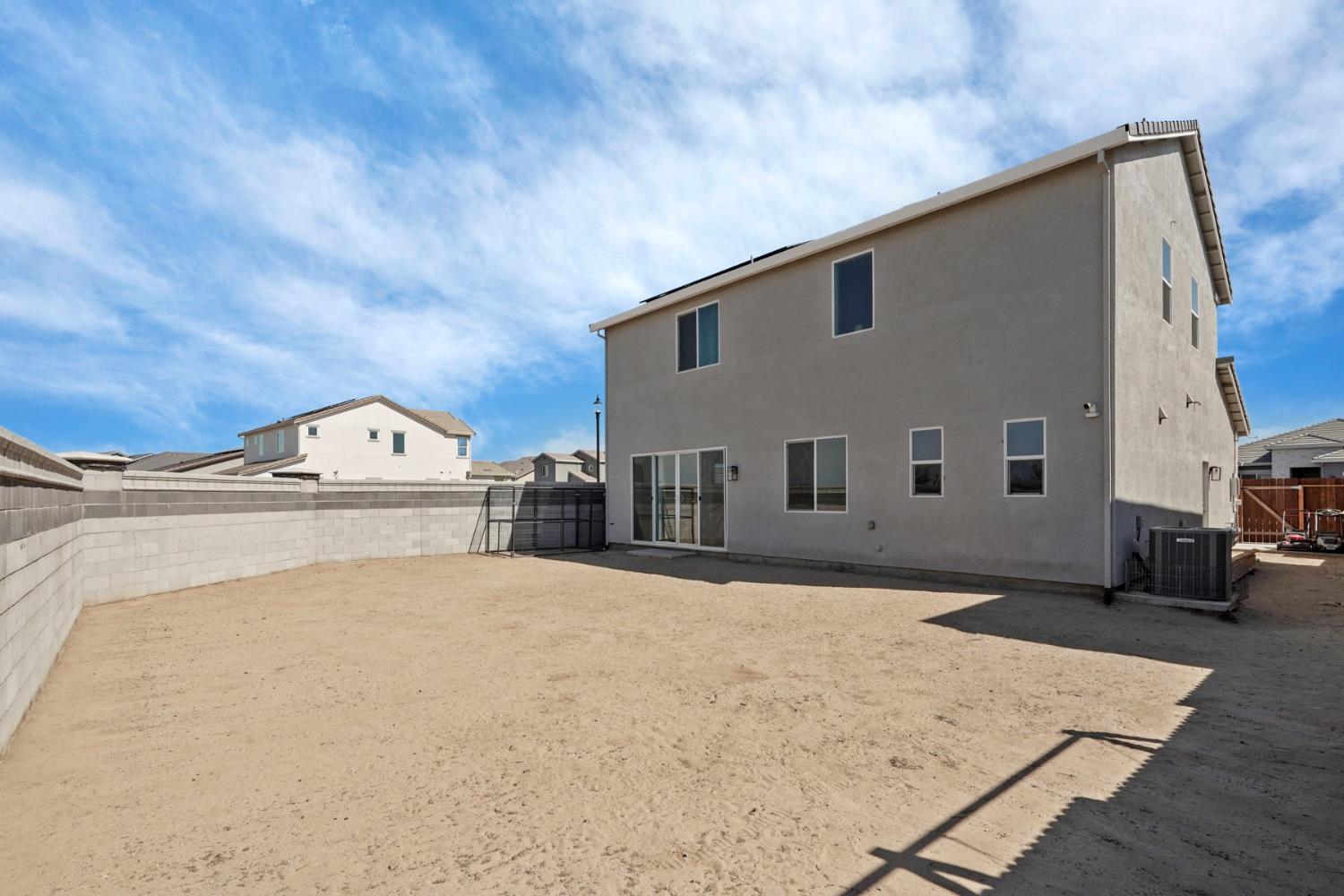 394 Vinal Dr, Manteca, CA 95337
