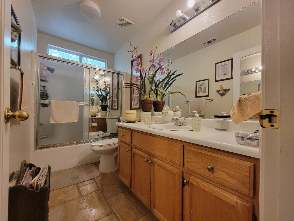 2101 Canal Farm Ln, Los Banos, CA 93635