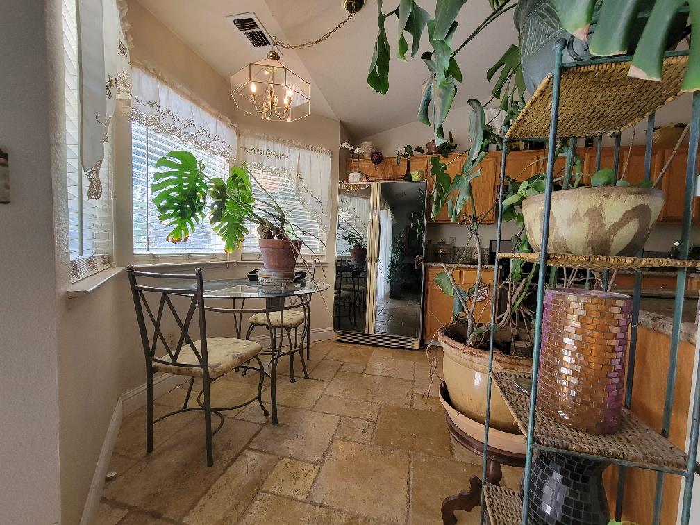 2101 Canal Farm Ln, Los Banos, CA 93635