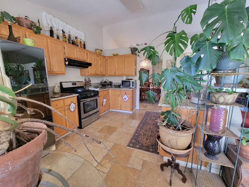 2101 Canal Farm Ln, Los Banos, CA 93635