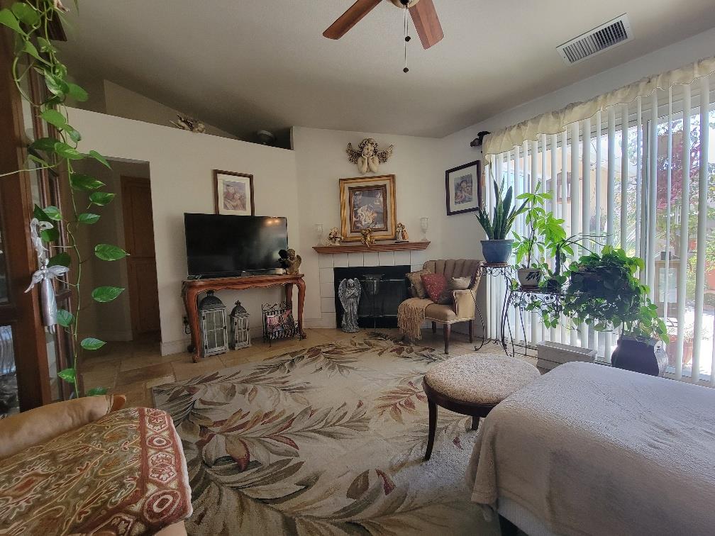 2101 Canal Farm Ln, Los Banos, CA 93635