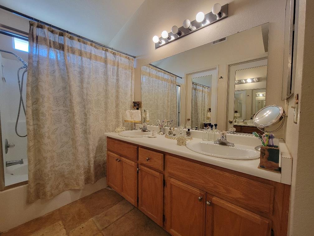 2101 Canal Farm Ln, Los Banos, CA 93635