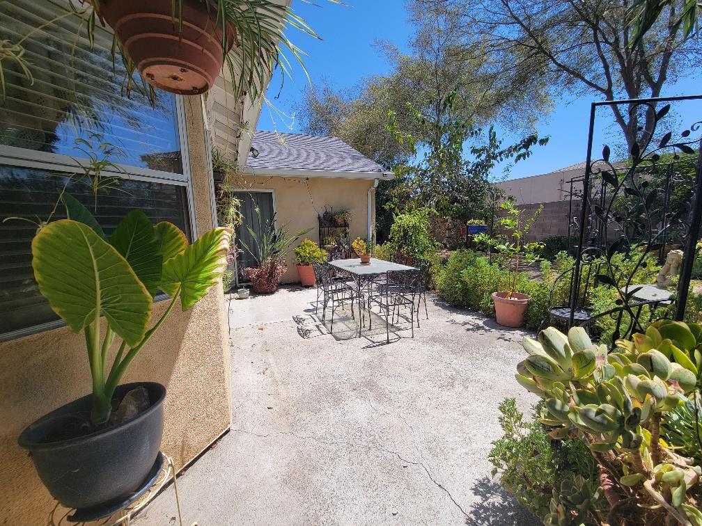 2101 Canal Farm Ln, Los Banos, CA 93635