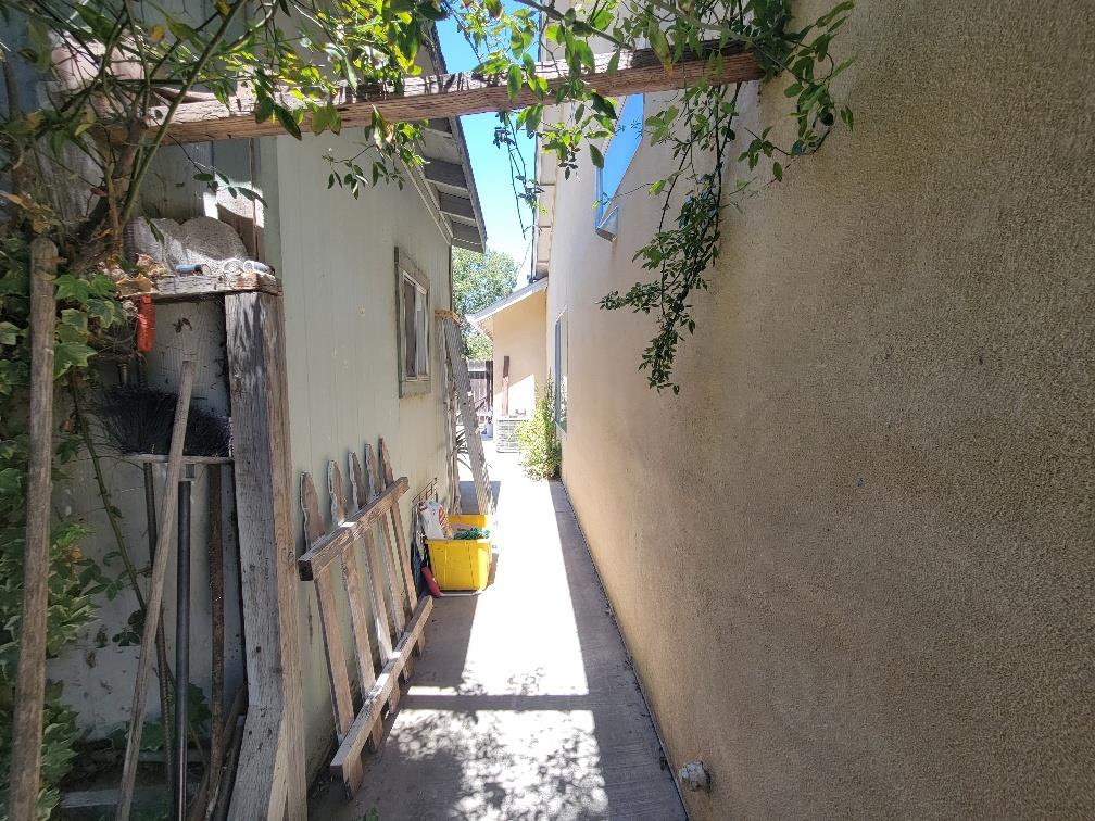 2101 Canal Farm Ln, Los Banos, CA 93635