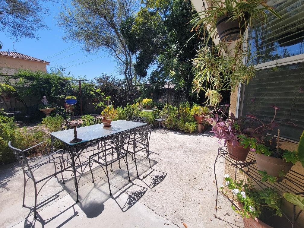 2101 Canal Farm Ln, Los Banos, CA 93635