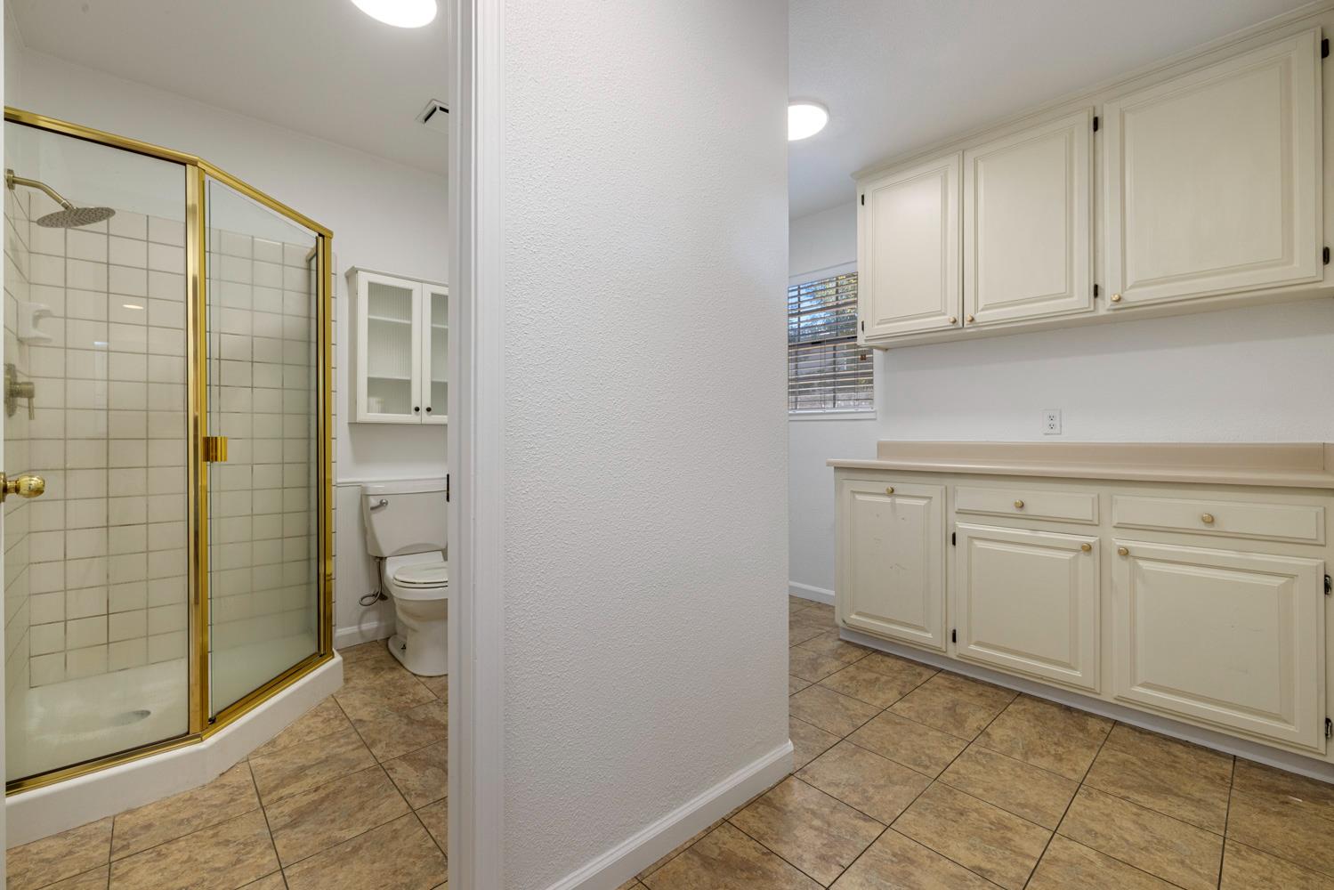 2135 Navajo Ct, Oakdale, CA 95361