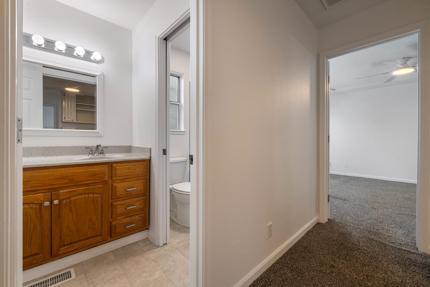 2135 Navajo Ct, Oakdale, CA 95361