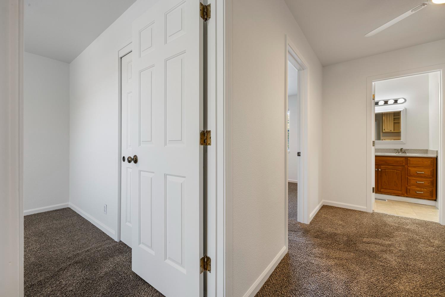 2135 Navajo Ct, Oakdale, CA 95361