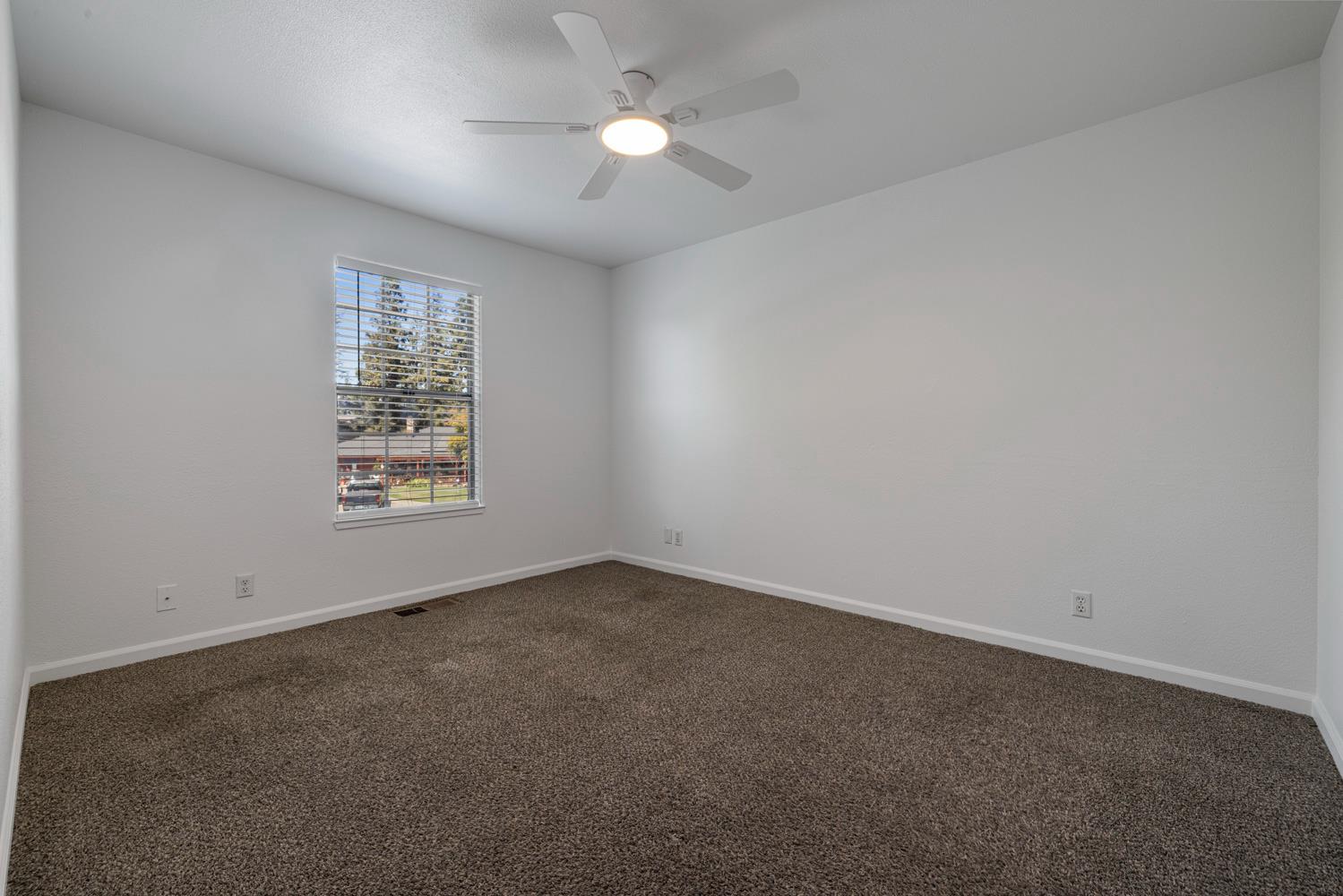 2135 Navajo Ct, Oakdale, CA 95361
