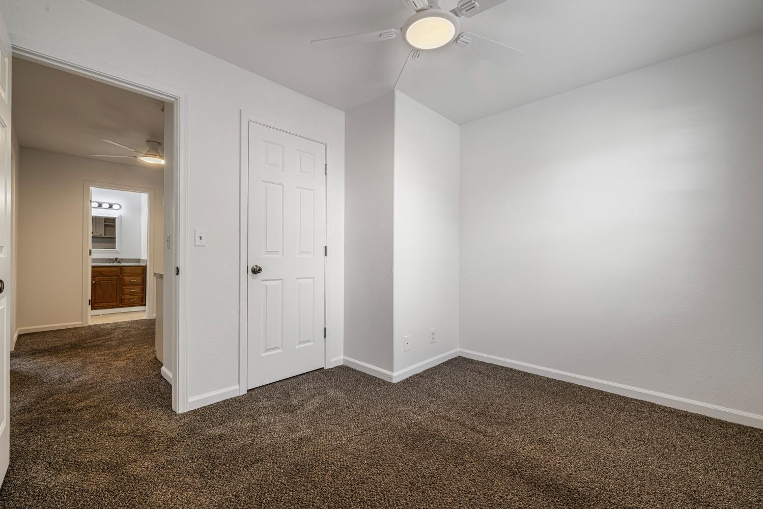 2135 Navajo Ct, Oakdale, CA 95361