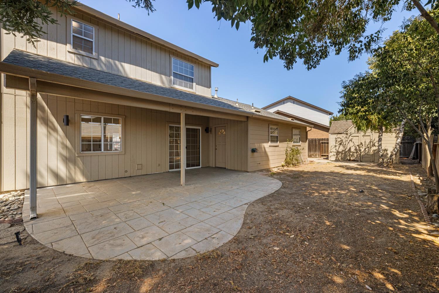 2135 Navajo Ct, Oakdale, CA 95361