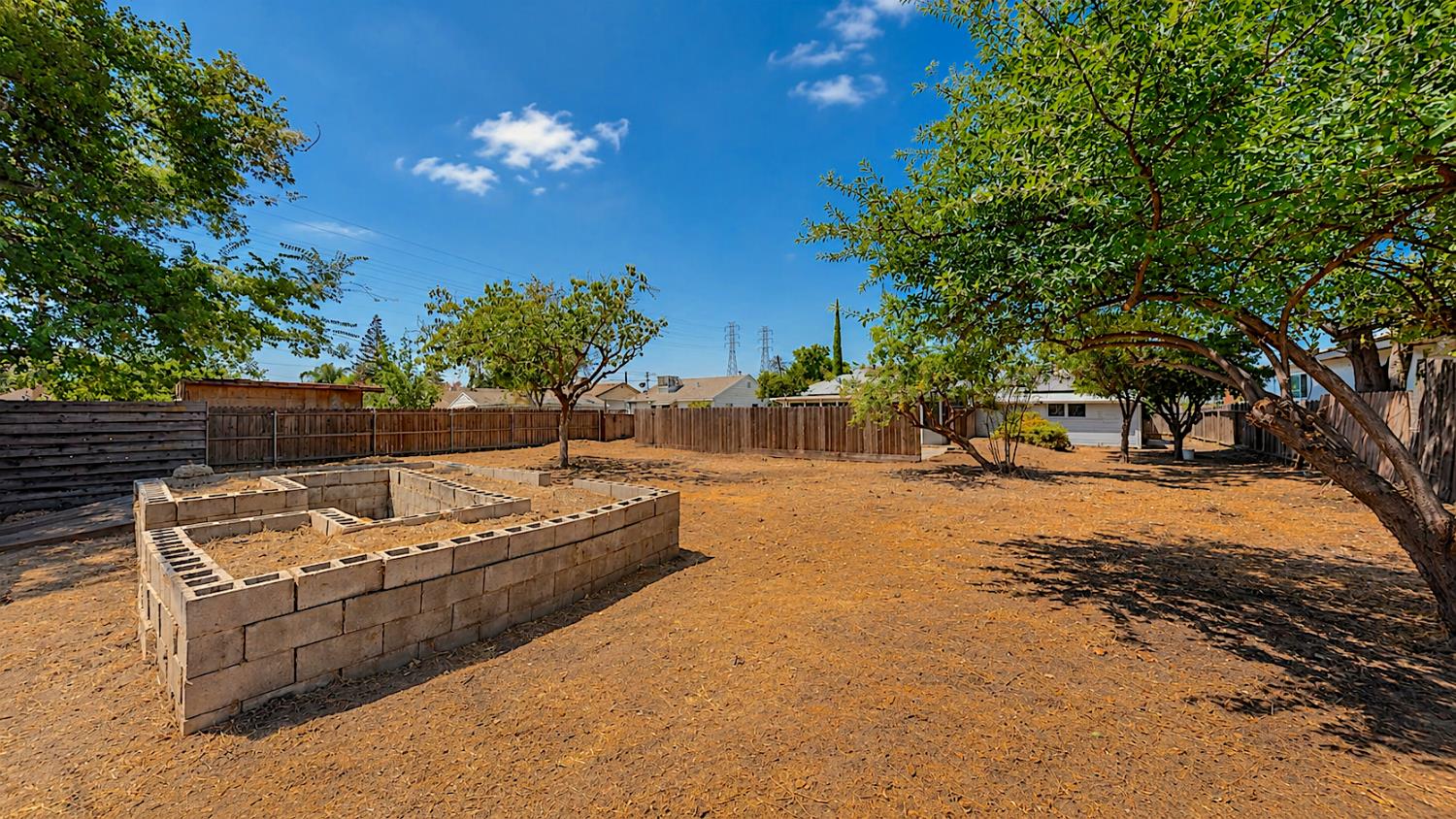 324 Sycamore Ave, Manteca, CA 95336