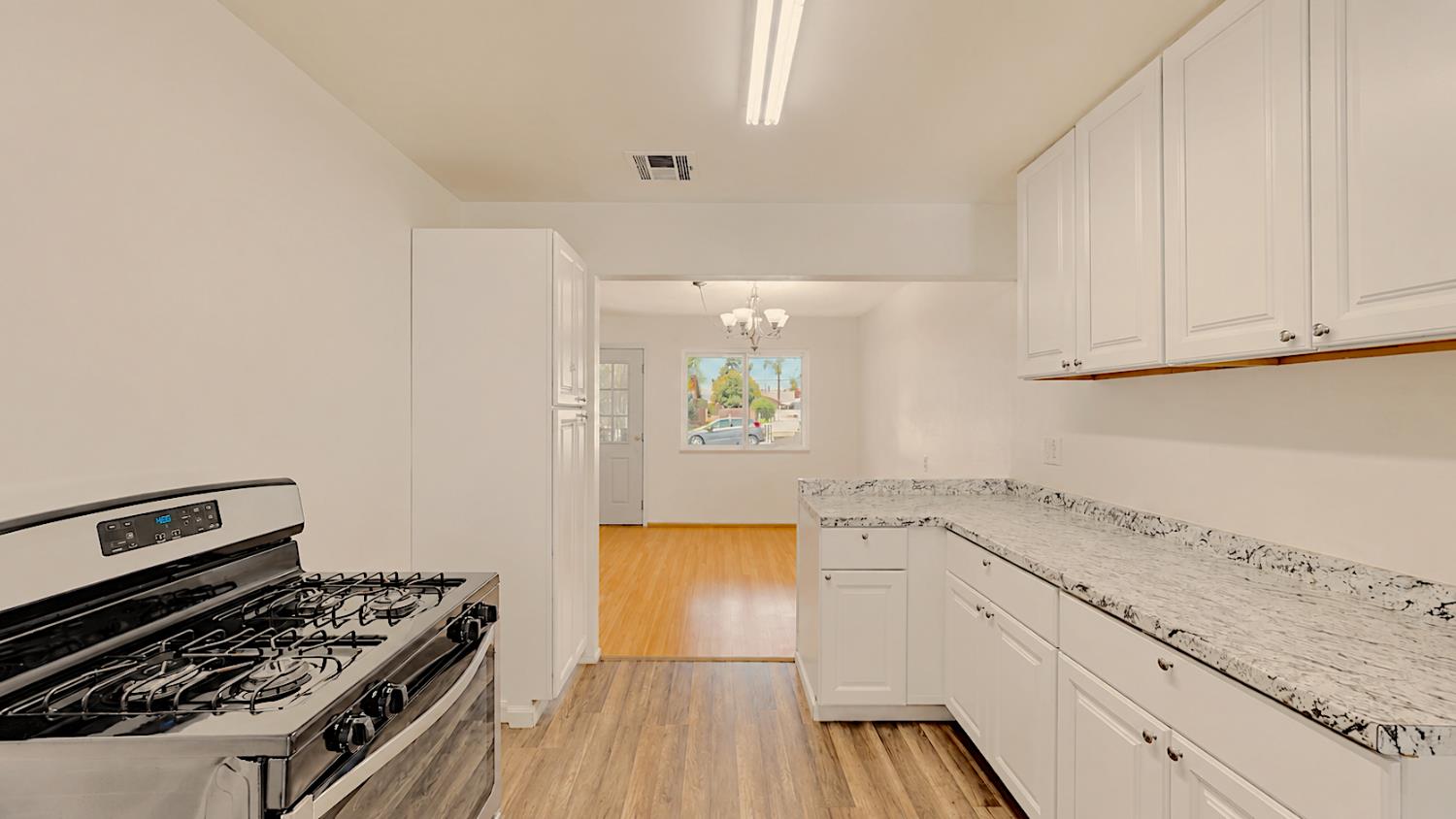 324 Sycamore Ave, Manteca, CA 95336