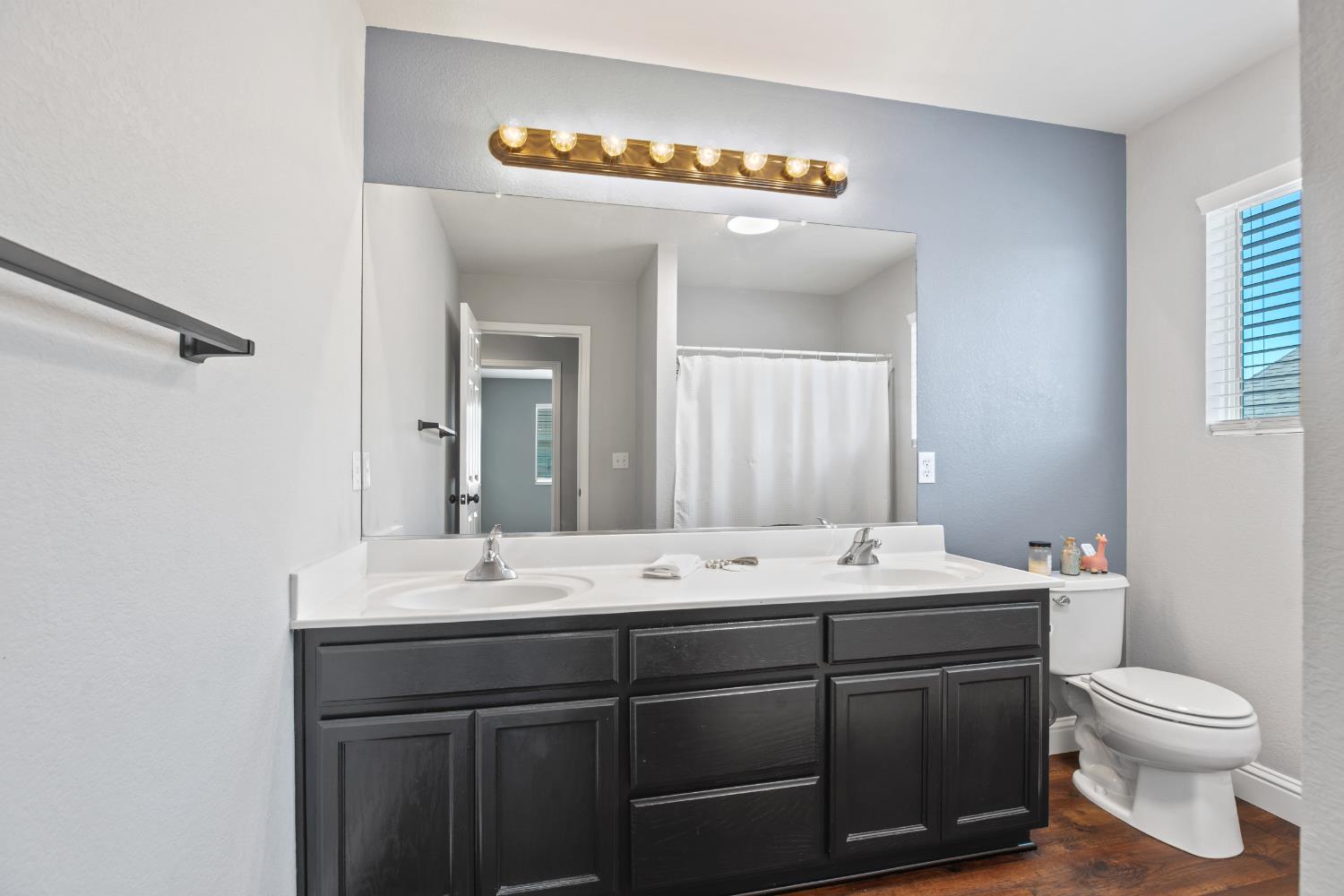 16707 Sheffield St, Delhi, CA 95315