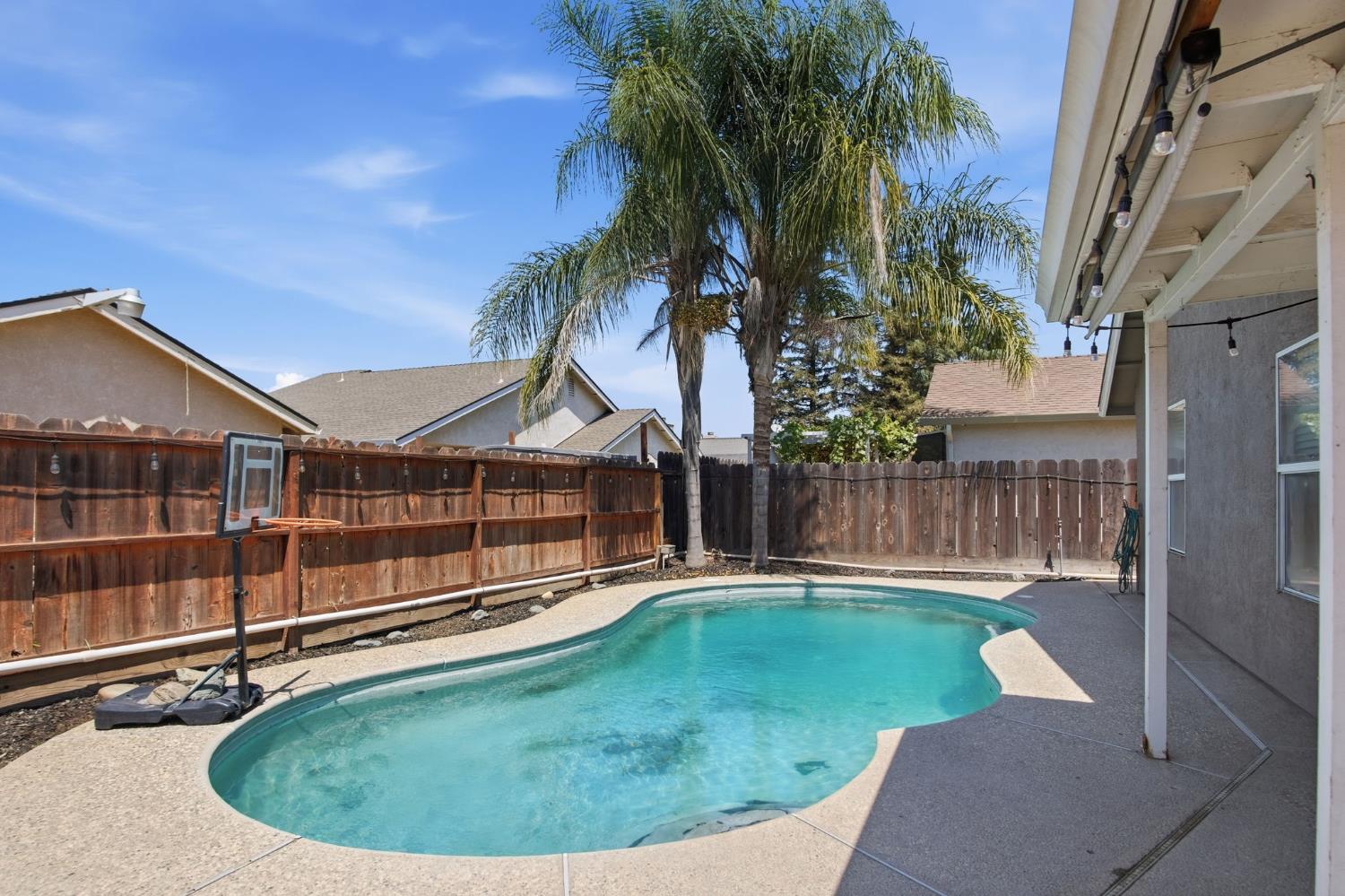 3861 SUPREME Ct, Turlock, CA 95382