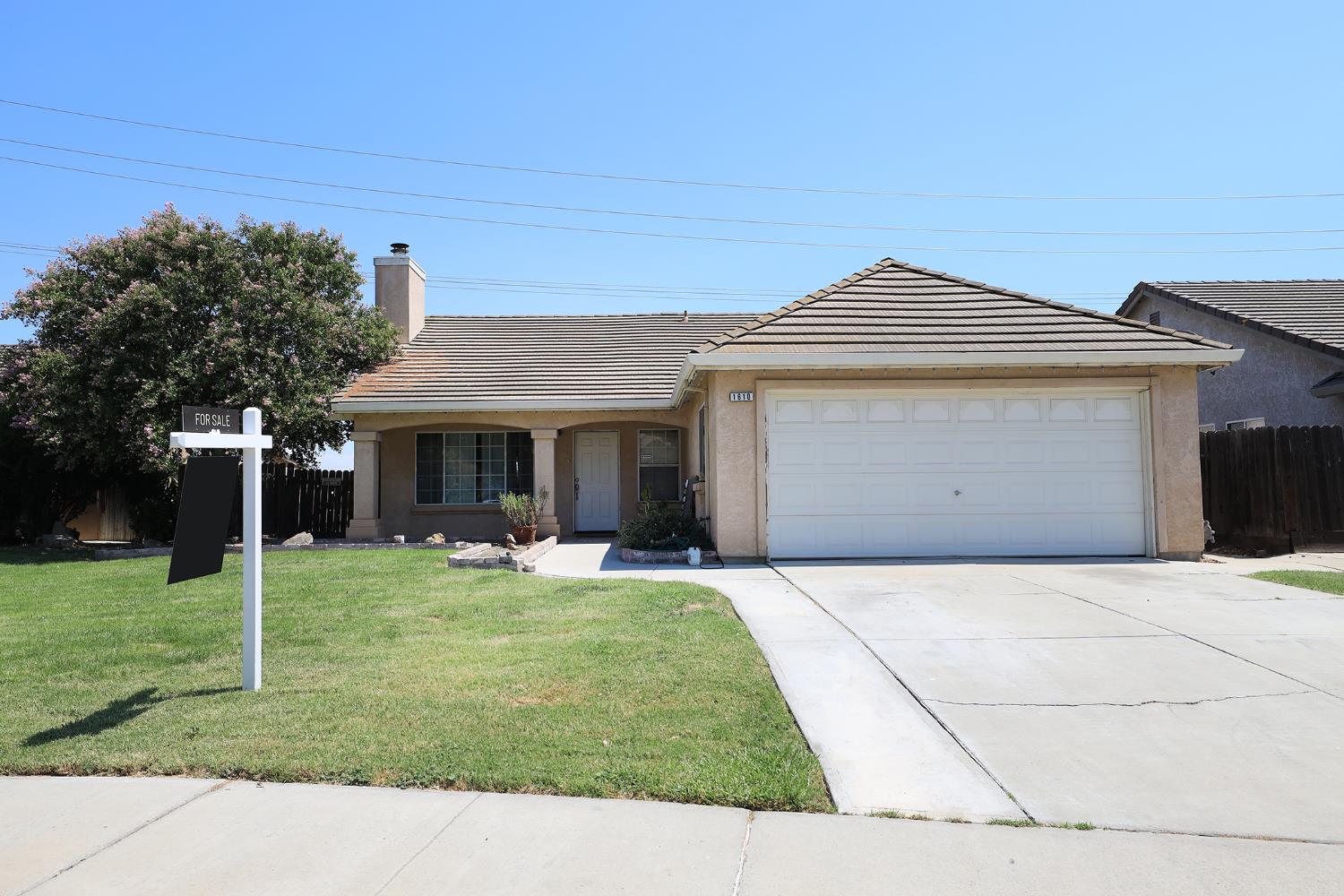 1610 Brookhaven Dr, Newman, CA 95360