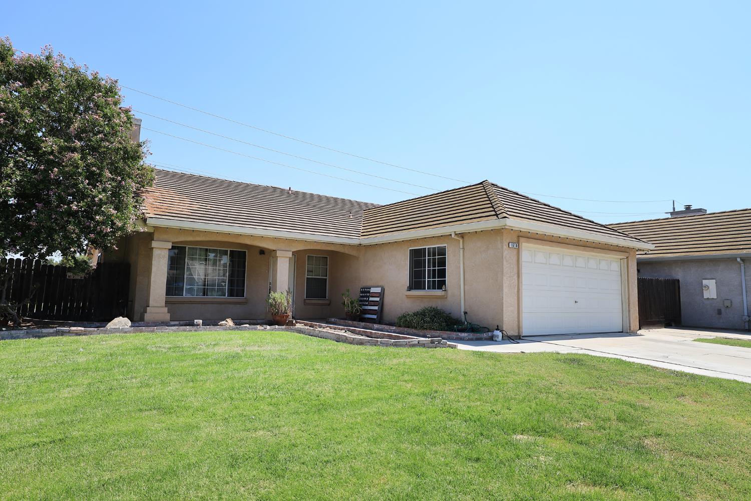 1610 Brookhaven Dr, Newman, CA 95360