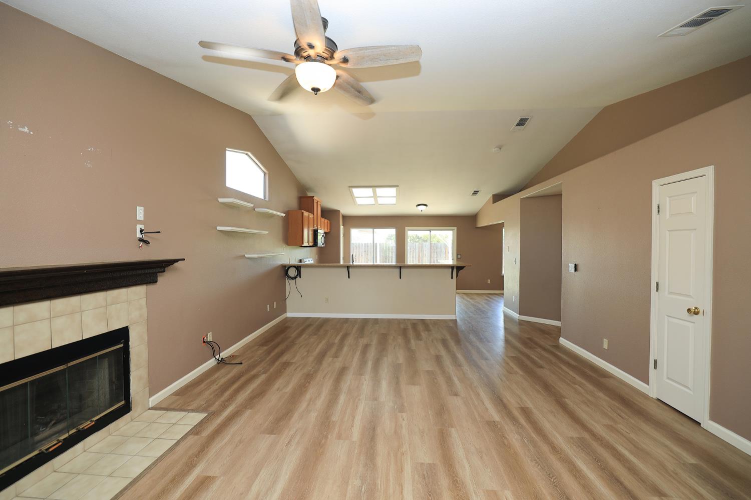 1610 Brookhaven Dr, Newman, CA 95360