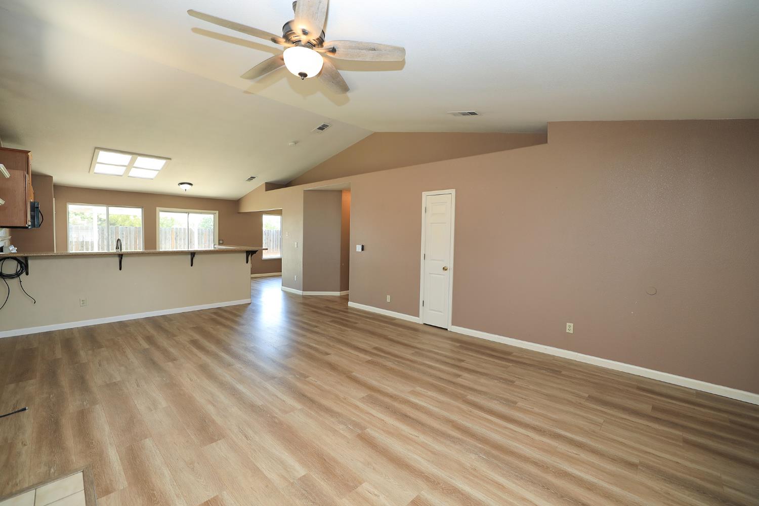 1610 Brookhaven Dr, Newman, CA 95360