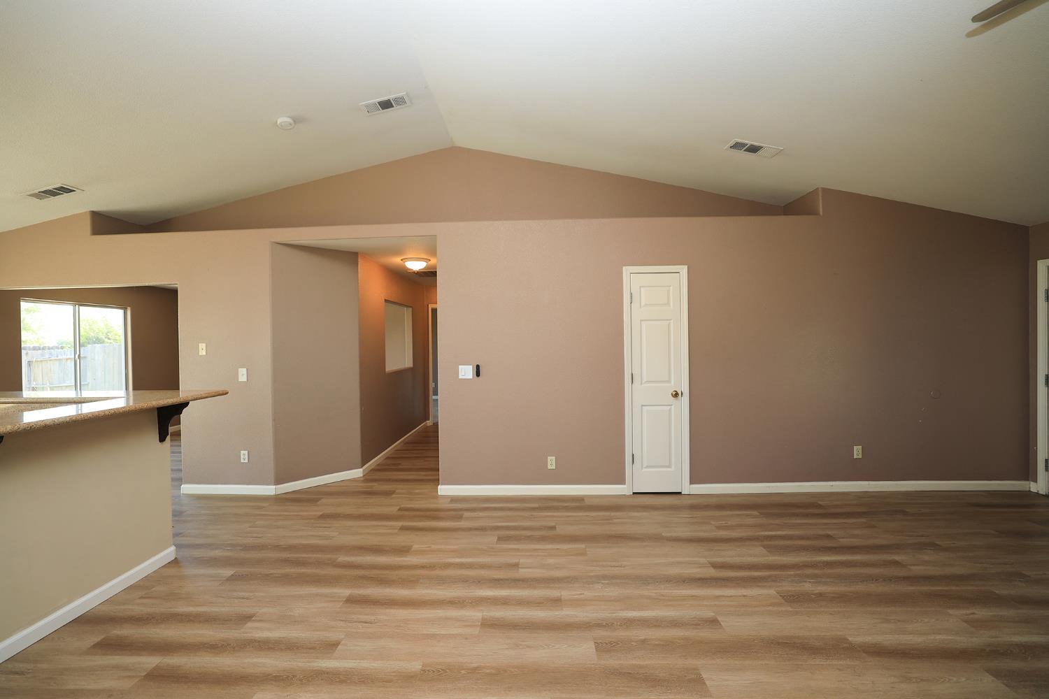 1610 Brookhaven Dr, Newman, CA 95360