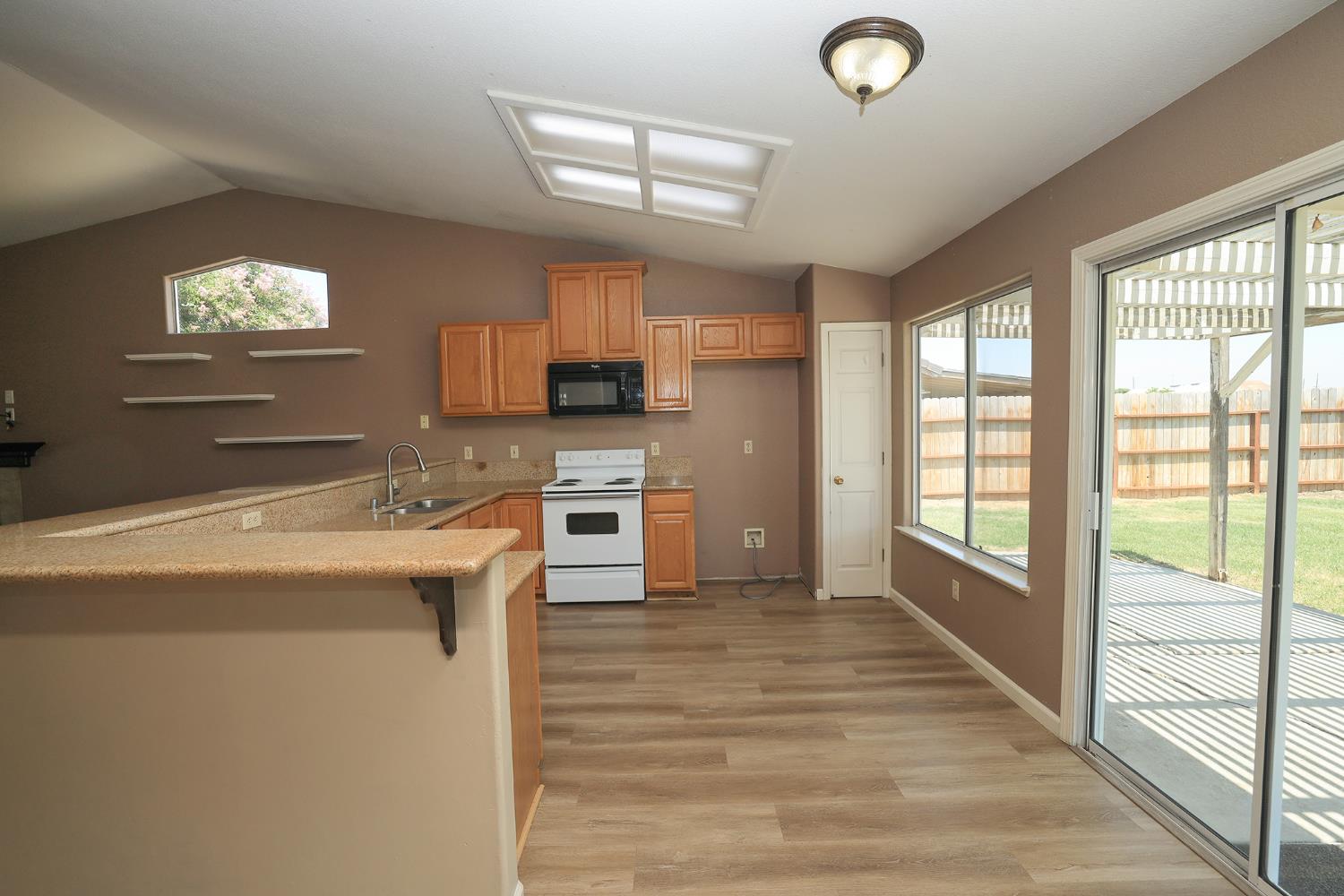 1610 Brookhaven Dr, Newman, CA 95360