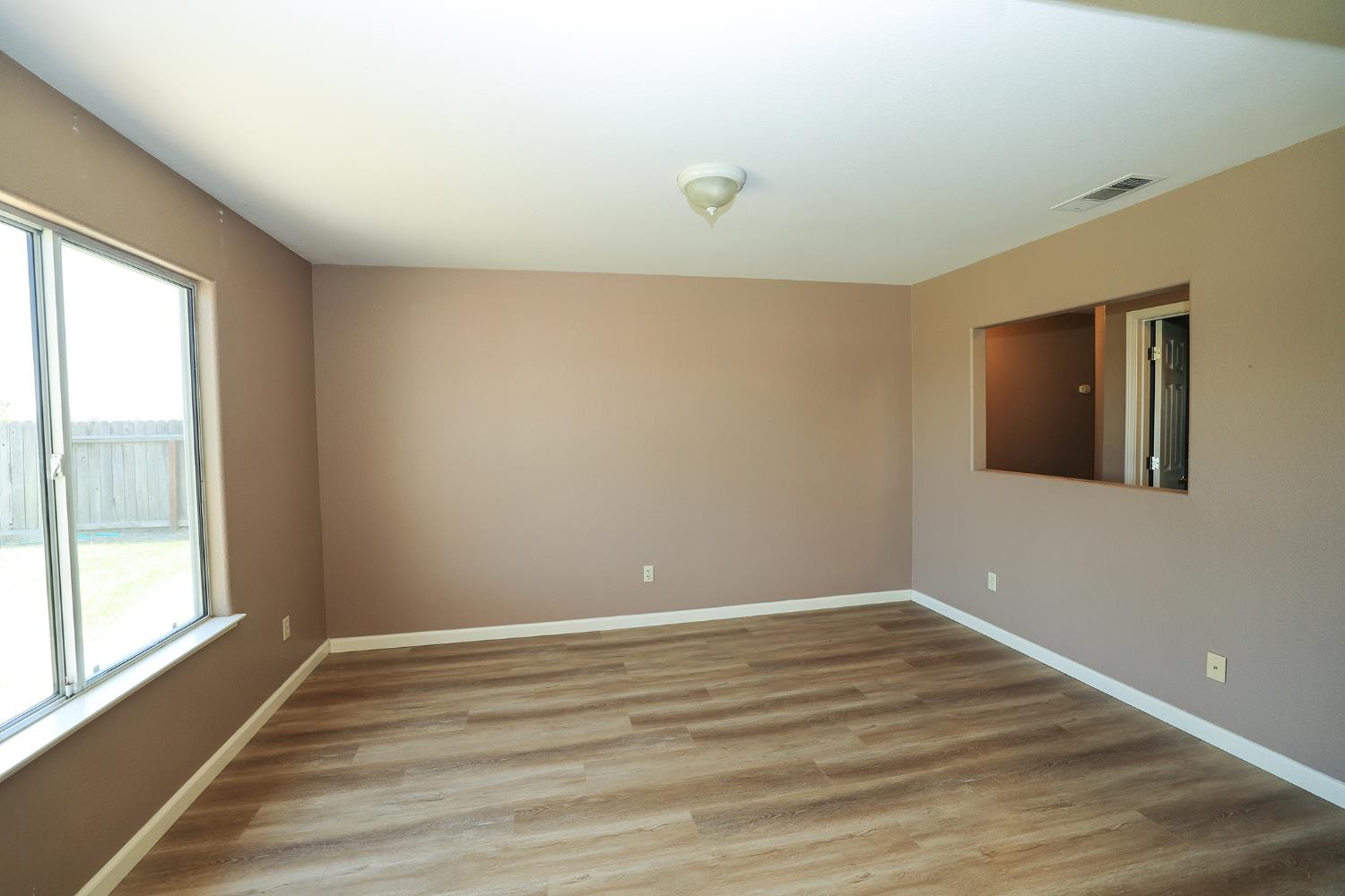 1610 Brookhaven Dr, Newman, CA 95360