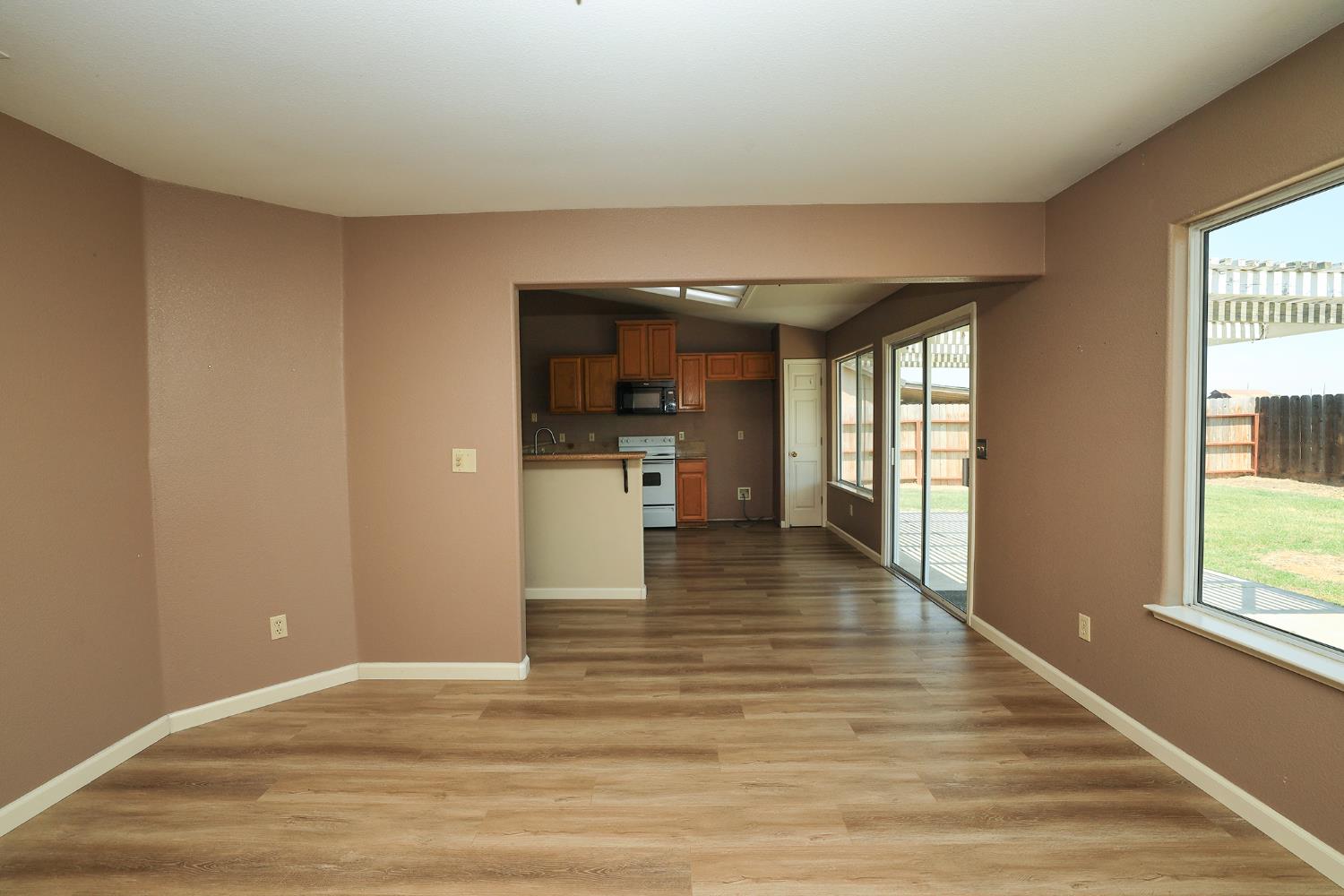 1610 Brookhaven Dr, Newman, CA 95360