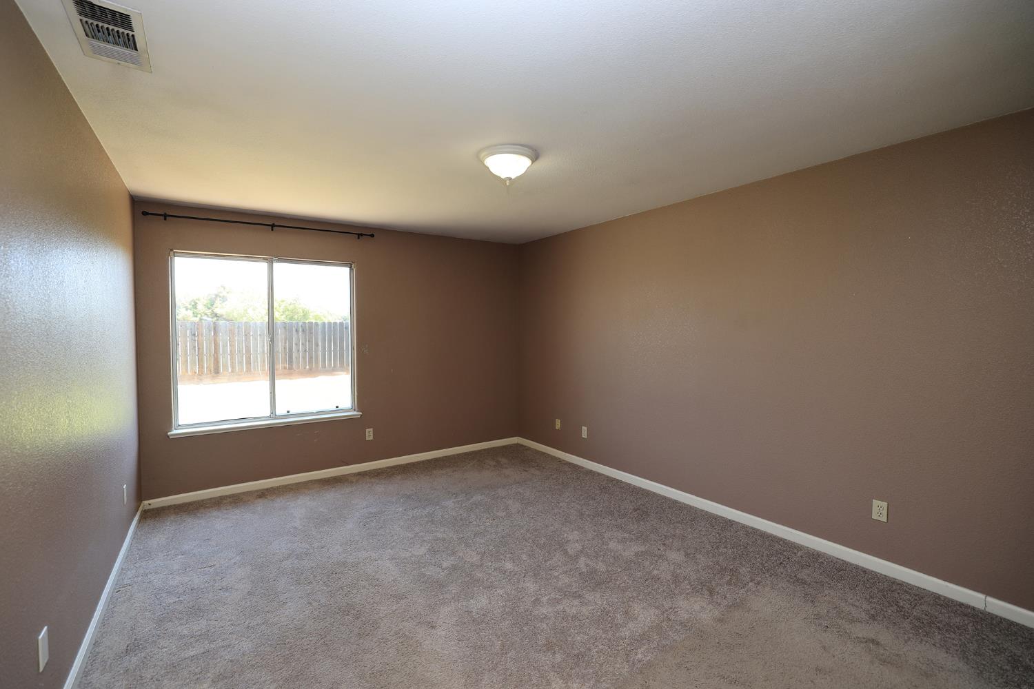 1610 Brookhaven Dr, Newman, CA 95360