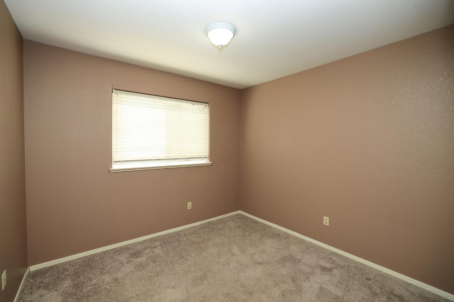 1610 Brookhaven Dr, Newman, CA 95360