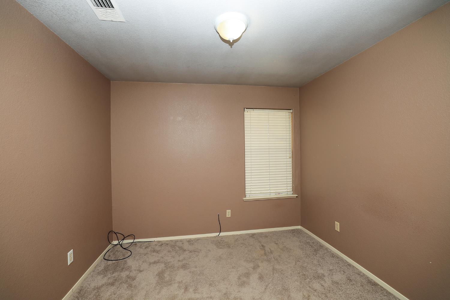 1610 Brookhaven Dr, Newman, CA 95360