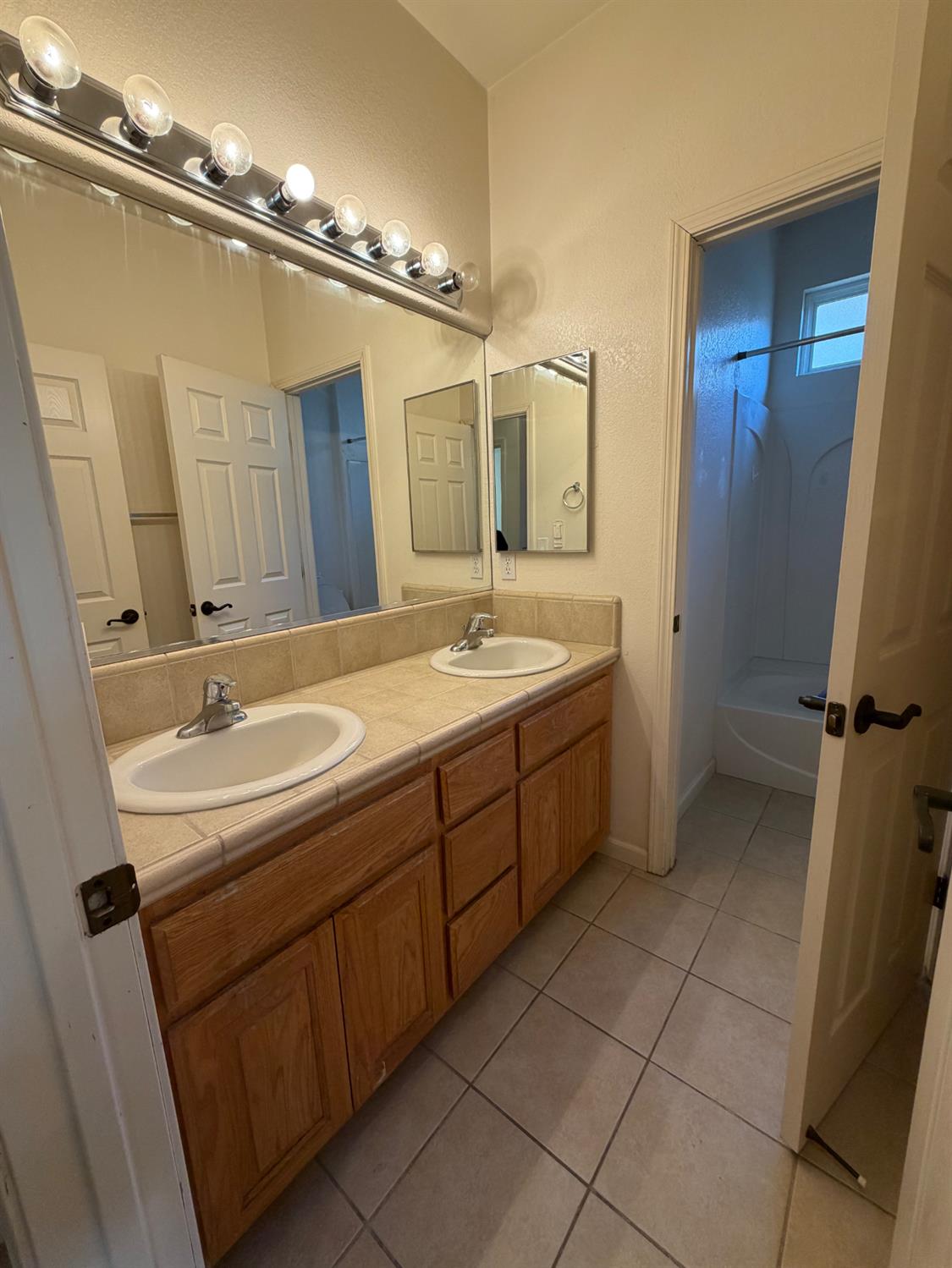 2069 Venezia St, Los Banos, CA 93635