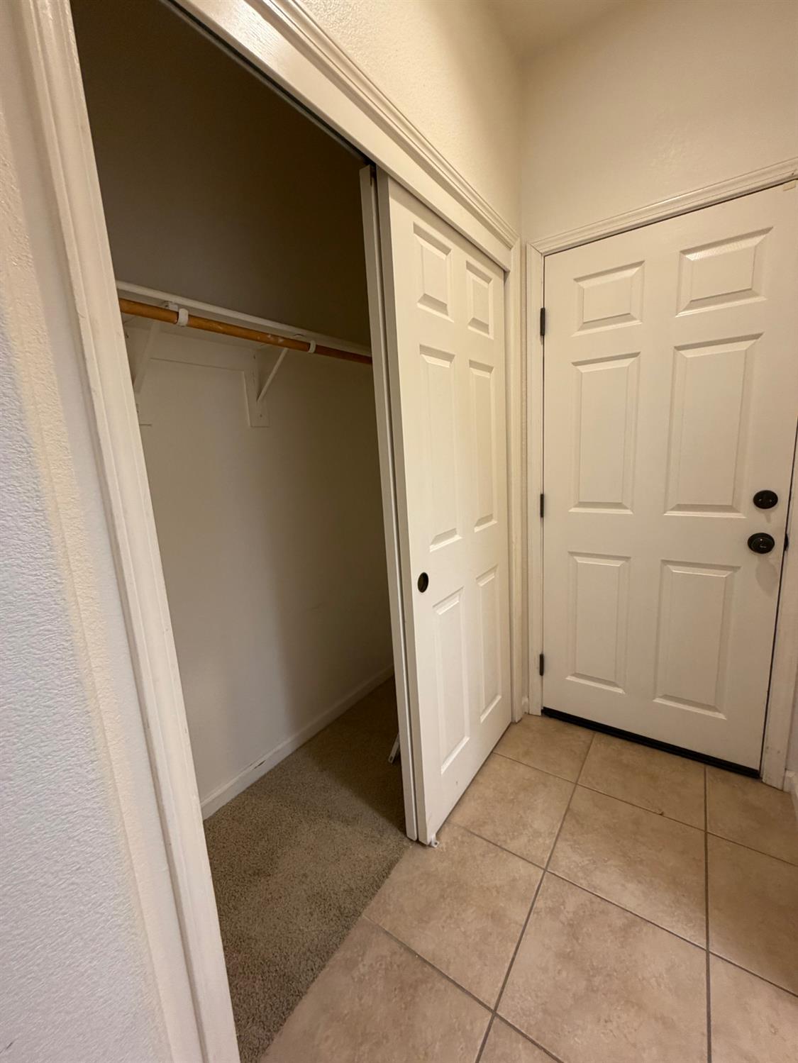 2069 Venezia St, Los Banos, CA 93635