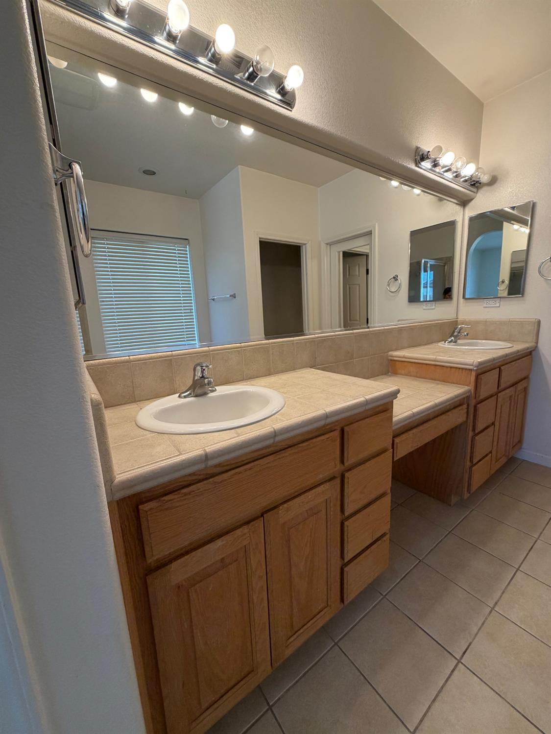 2069 Venezia St, Los Banos, CA 93635