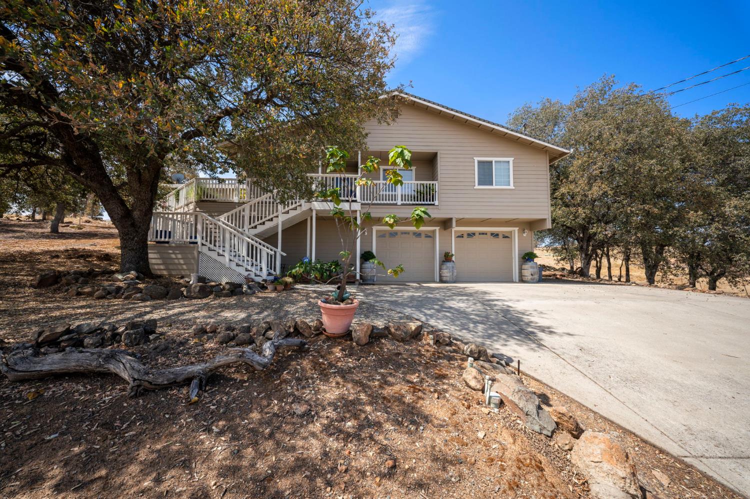 9729 Rastro Way, La Grange, CA 95329
