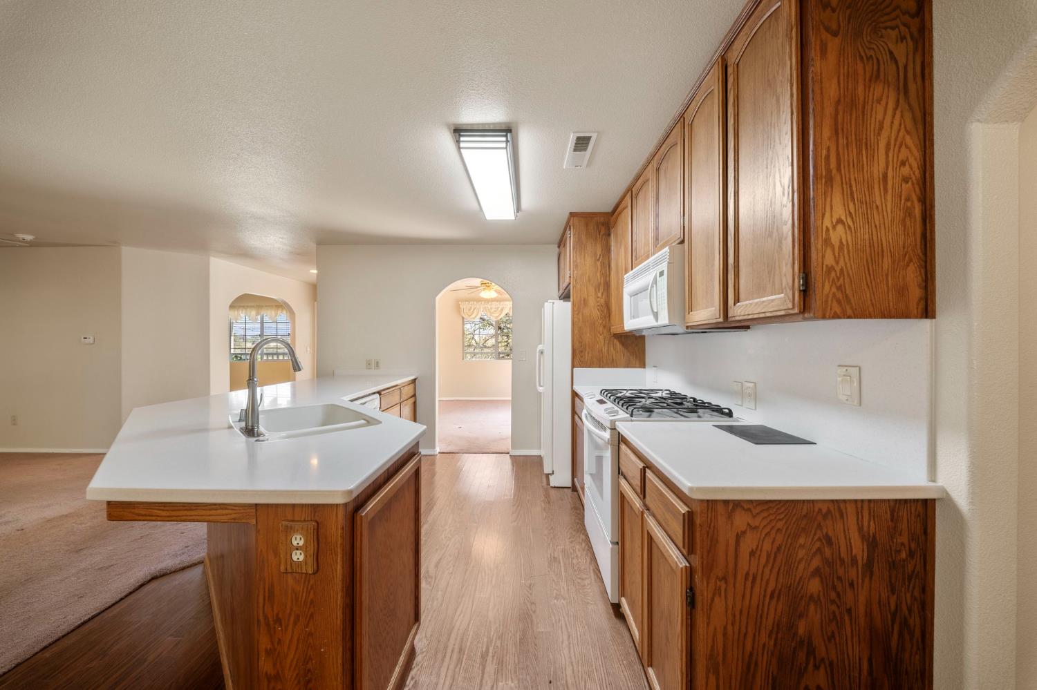 9729 Rastro Way, La Grange, CA 95329