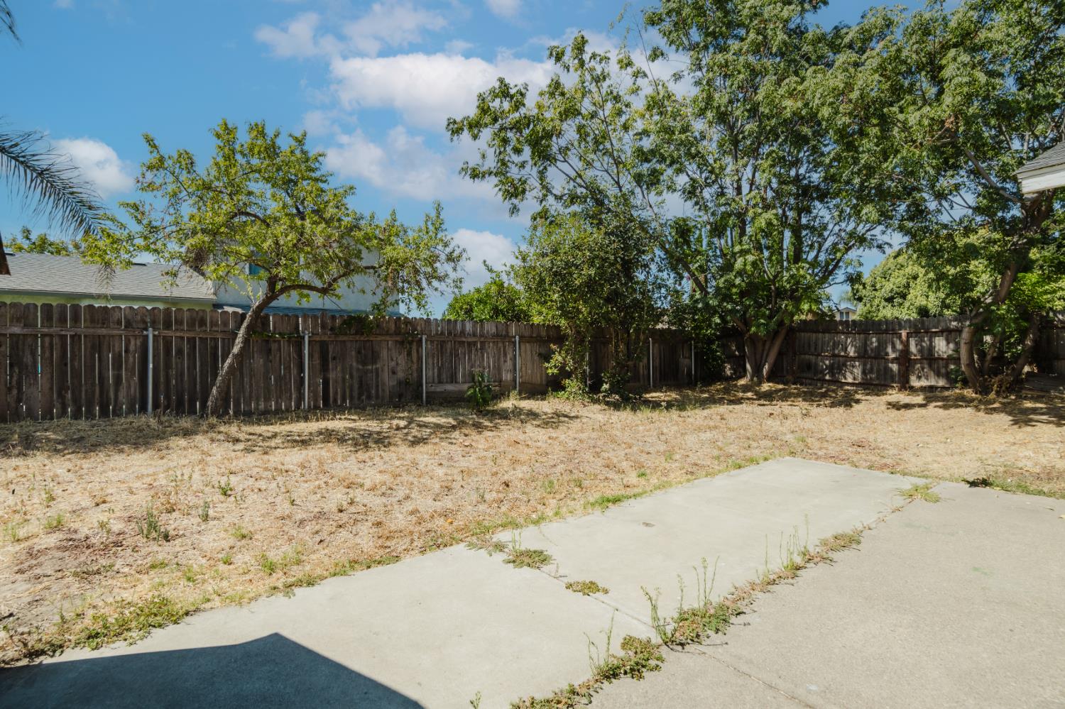1584 Northgate Dr, Manteca, CA 95336