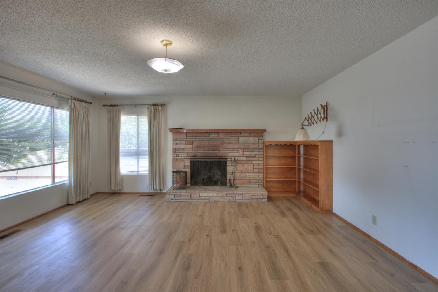5655 Woodland Ave, Modesto, CA 95358