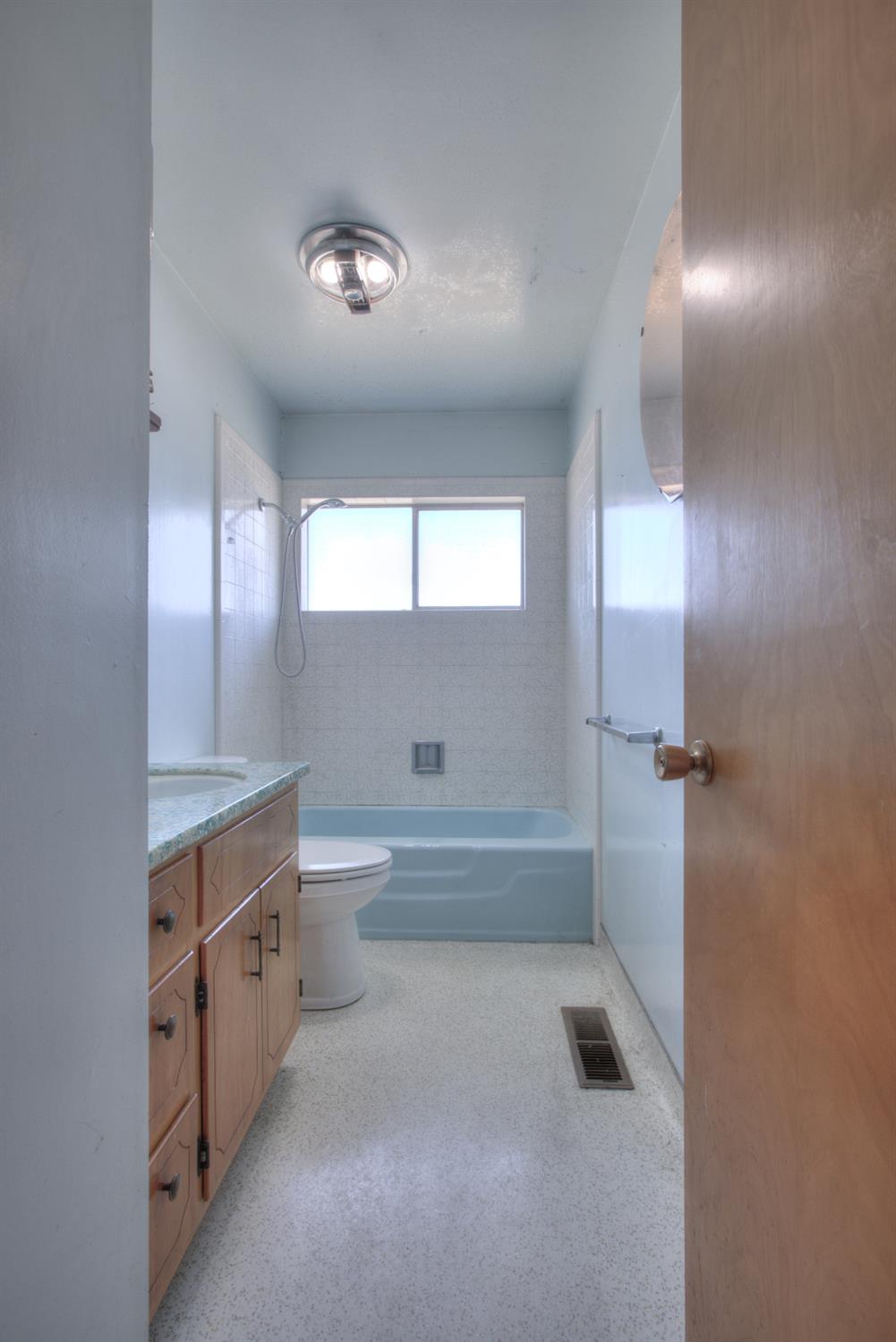 5655 Woodland Ave, Modesto, CA 95358