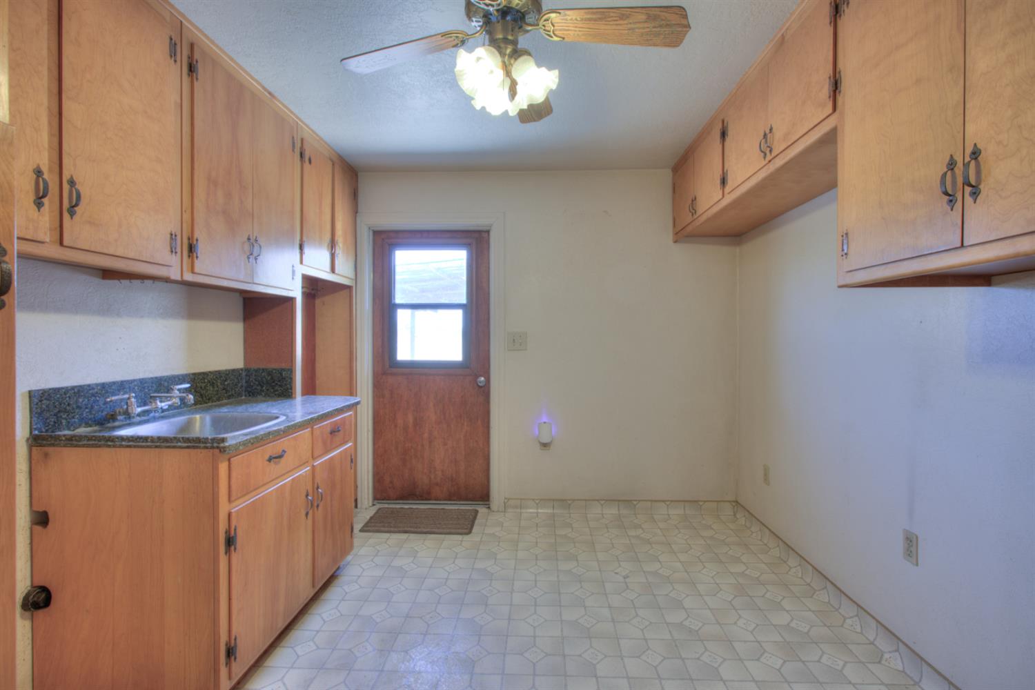 5655 Woodland Ave, Modesto, CA 95358