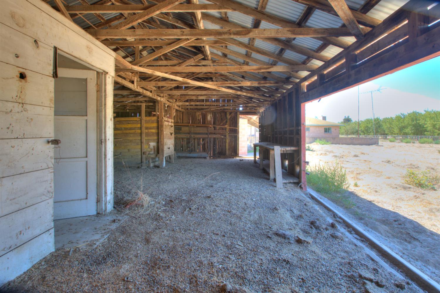 5655 Woodland Ave, Modesto, CA 95358