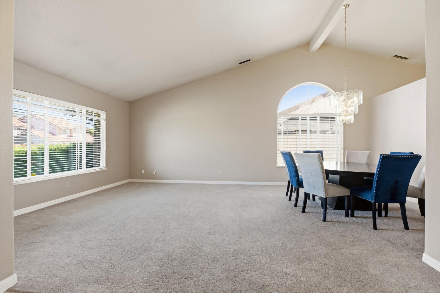 7424 Heathrow Way, Hughson, CA 95326