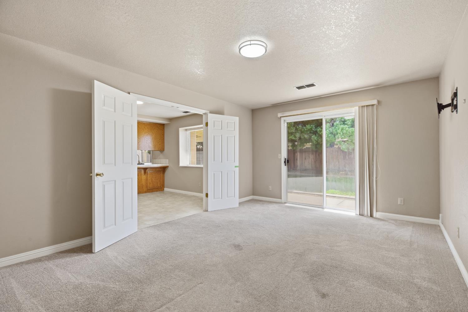 7424 Heathrow Way, Hughson, CA 95326