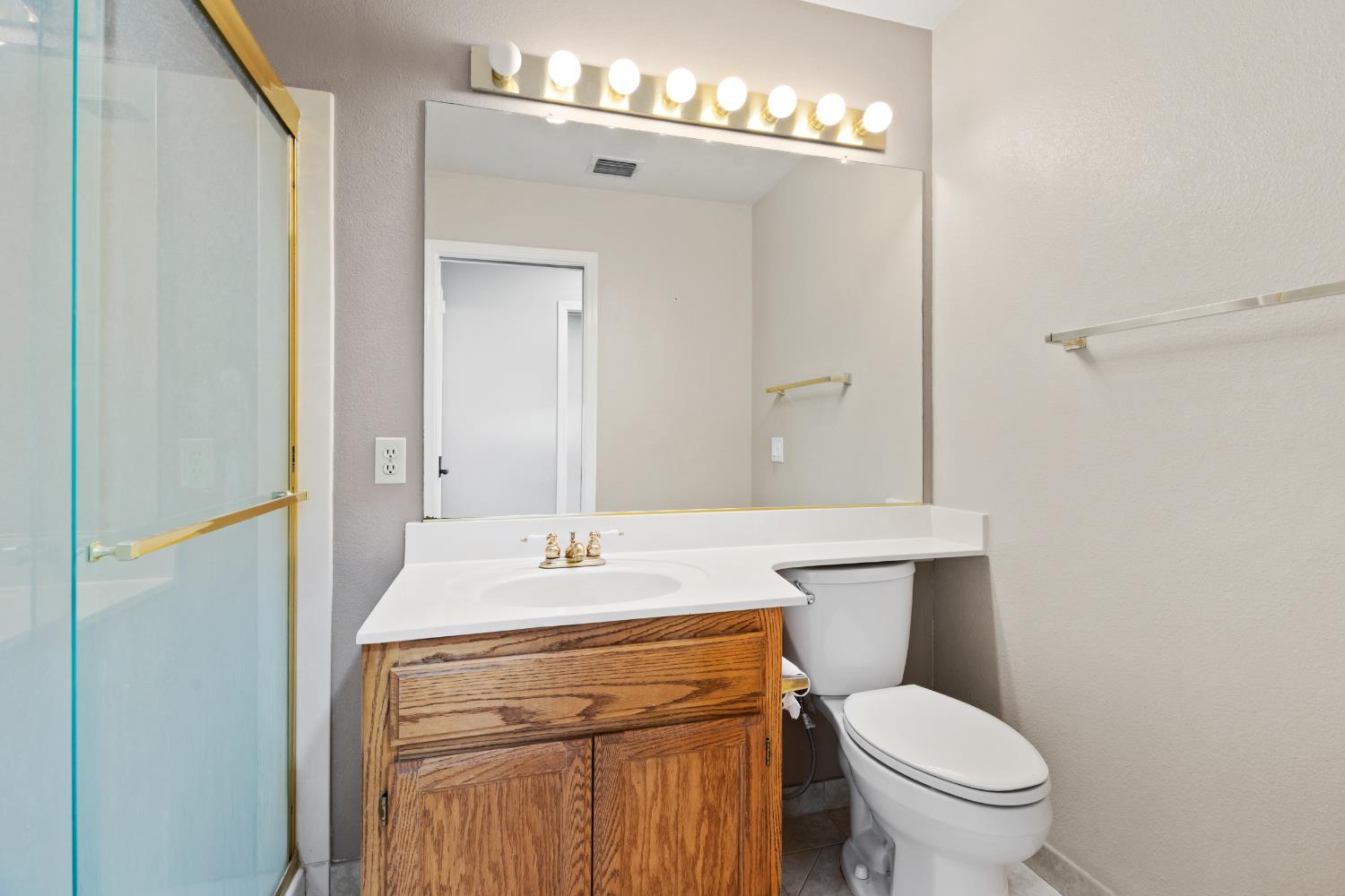 7424 Heathrow Way, Hughson, CA 95326