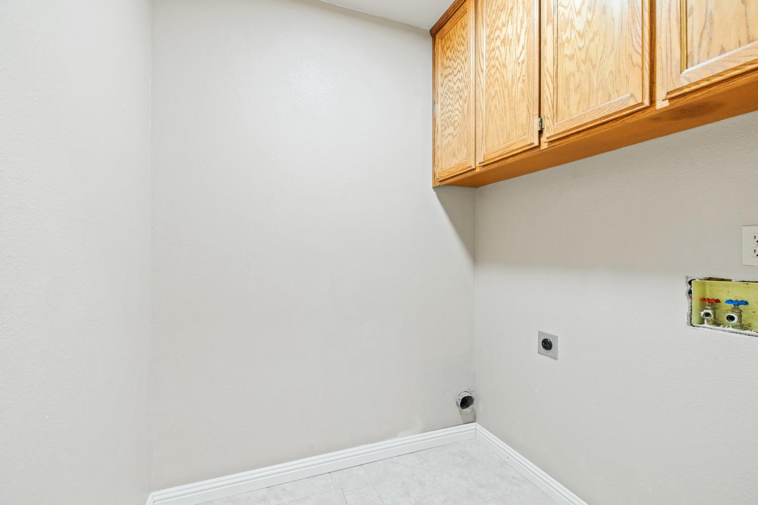 7424 Heathrow Way, Hughson, CA 95326