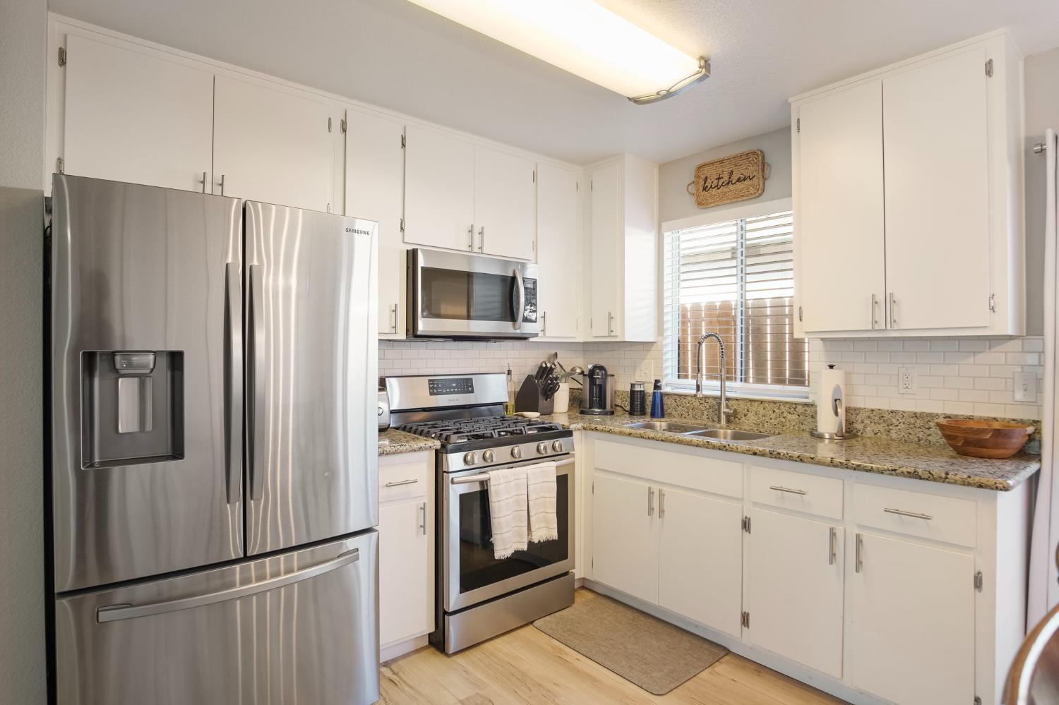 6012 Winners Cir, Riverbank, CA 95367