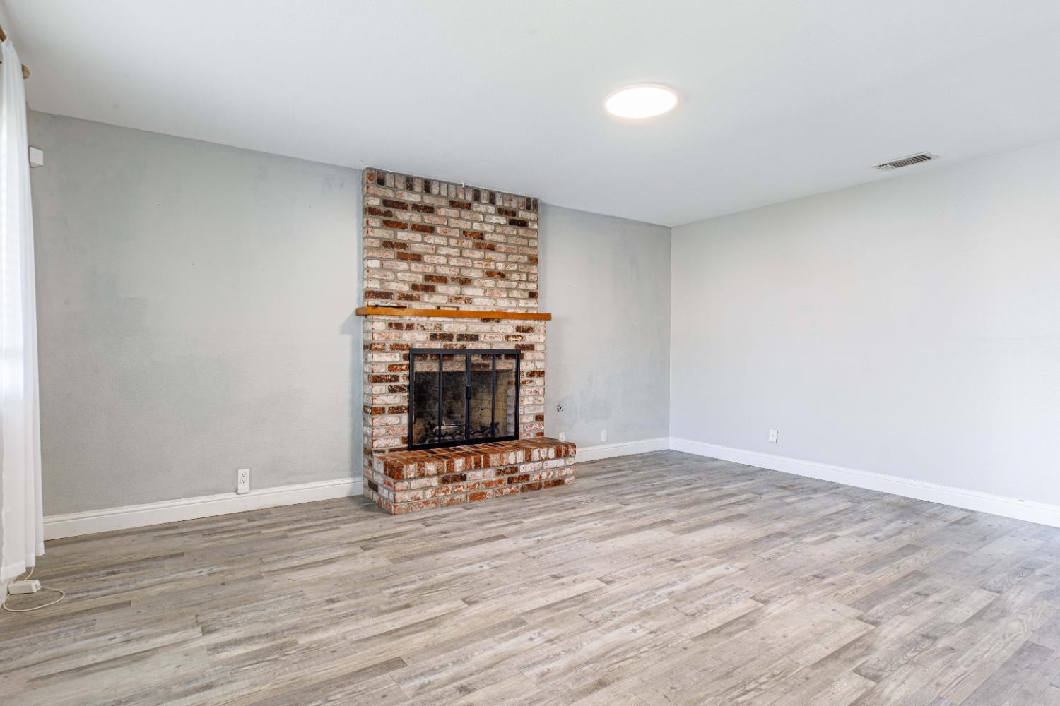644 Swallow Dr, Manteca, CA 95336
