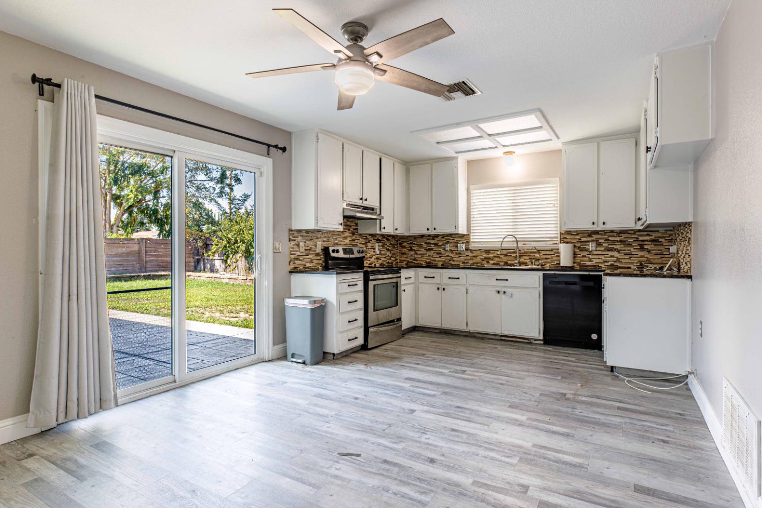 644 Swallow Dr, Manteca, CA 95336