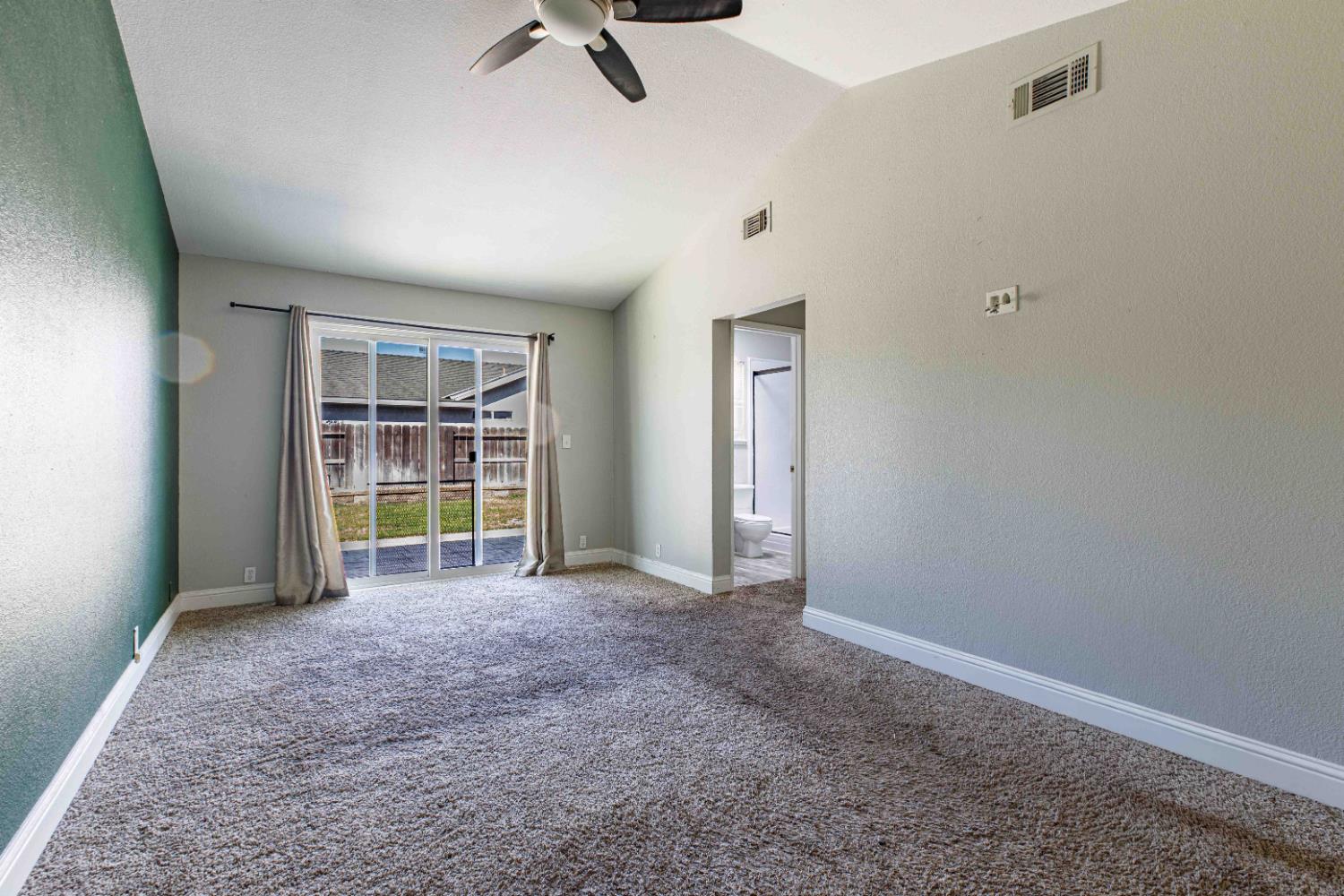 644 Swallow Dr, Manteca, CA 95336