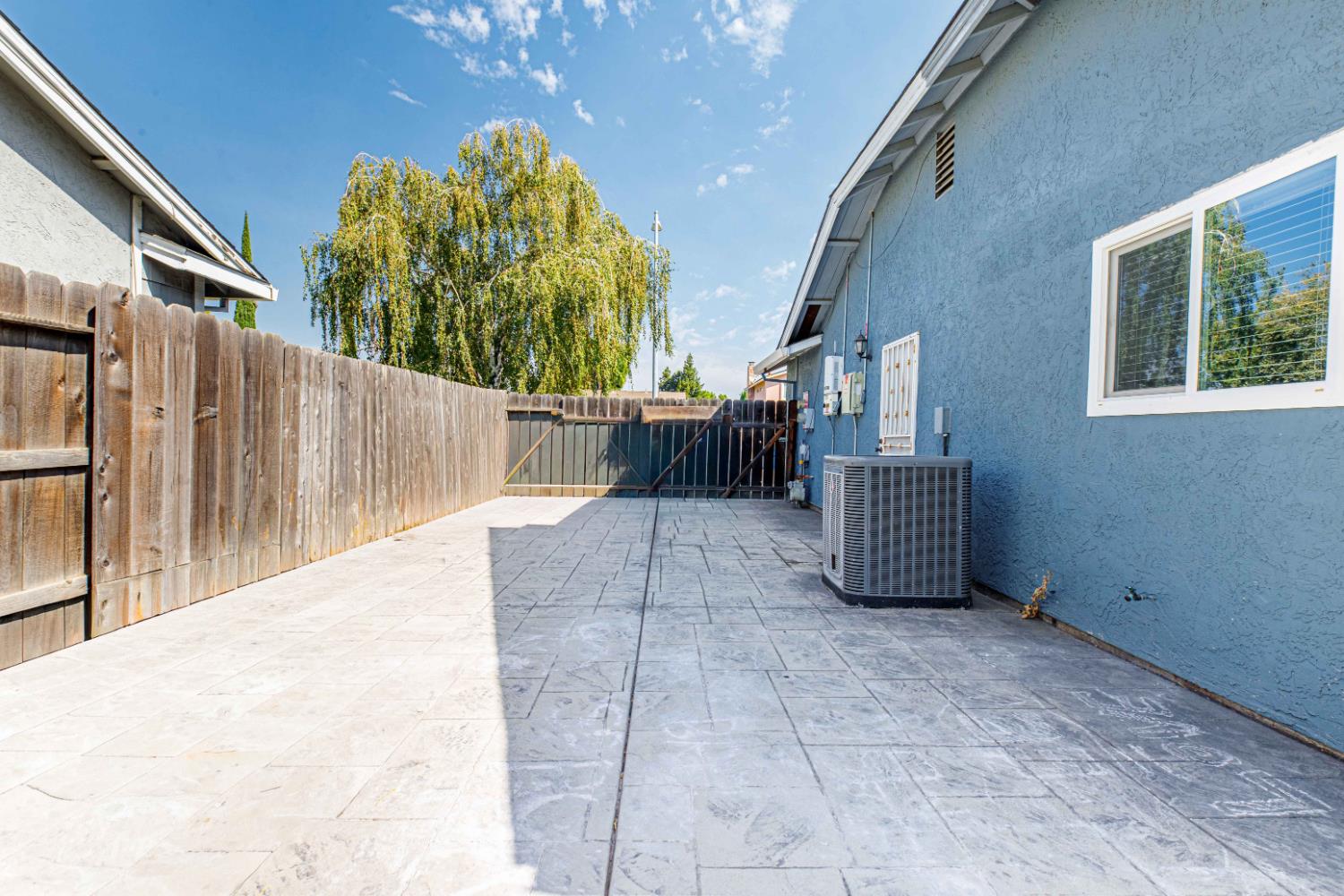 644 Swallow Dr, Manteca, CA 95336